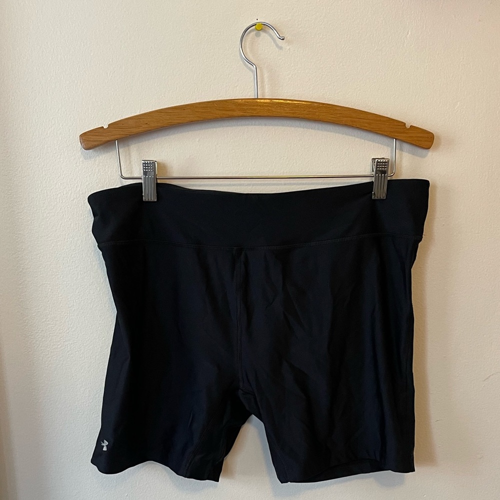 Womens XL Under Armor compression shorts